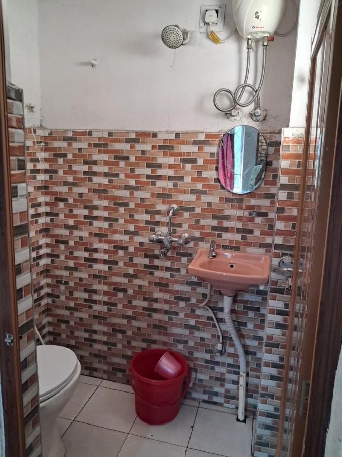 Hotel Zeeshan International Kolkata Bagian luar foto
