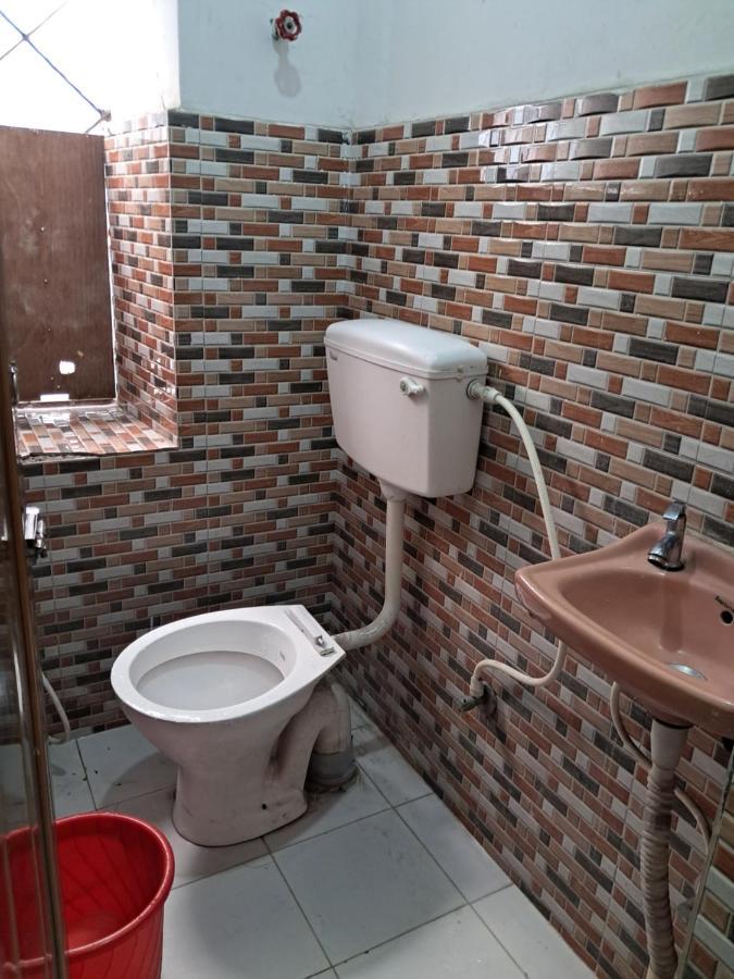 Hotel Zeeshan International Kolkata Bagian luar foto